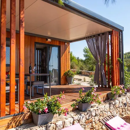 Paradisum Sub Sole Tisno